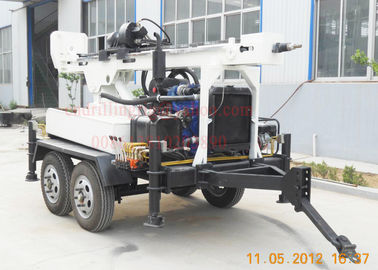 Hydraulische Rotations-Wasser-Brunnenbohrungs-Ausrüstung mit dem 4 Rad-Anhänger angebracht